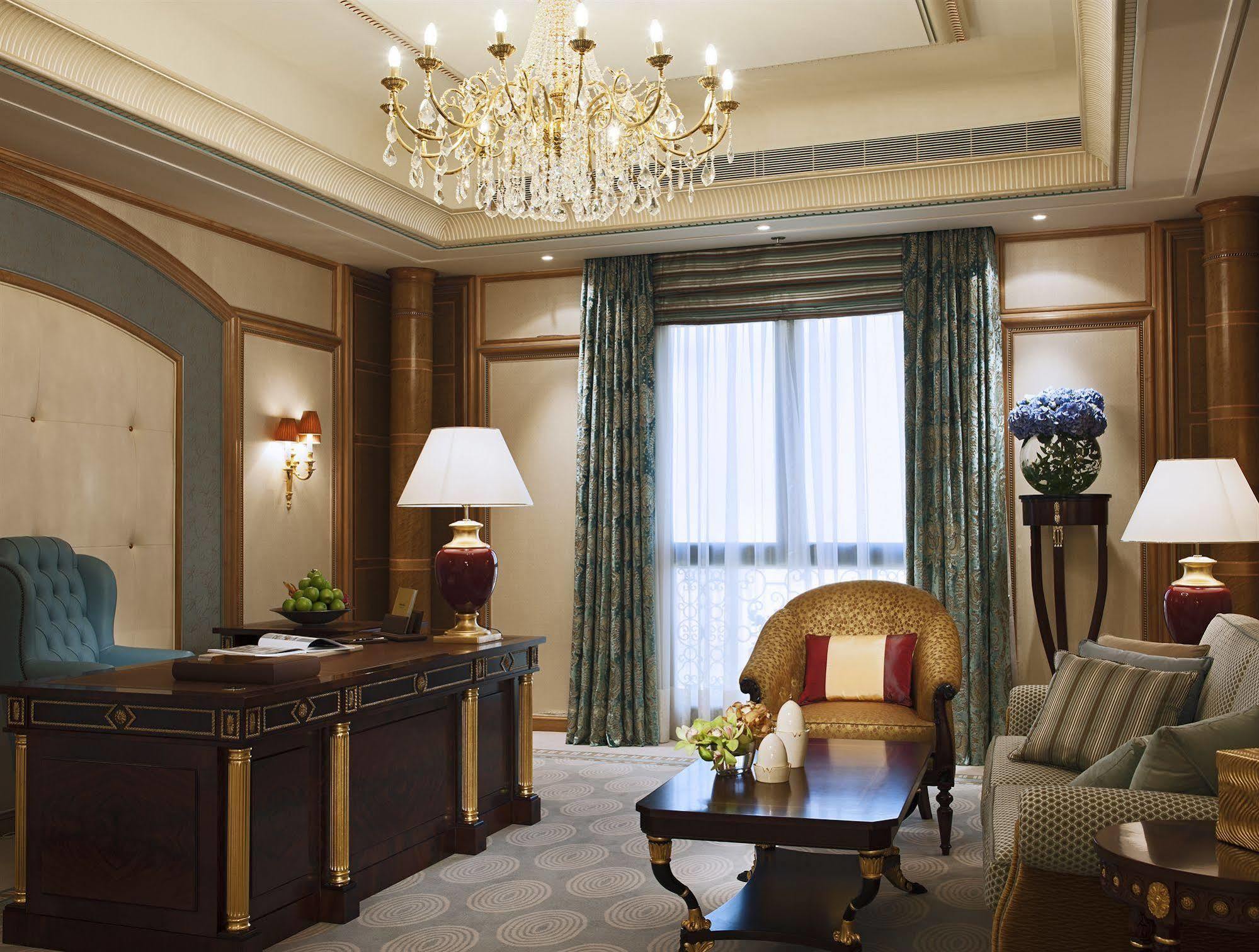 The Ritz-Carlton, Riyadh Bilik gambar